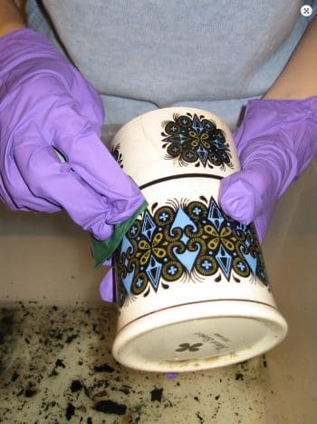 cleaning ceramic pot image