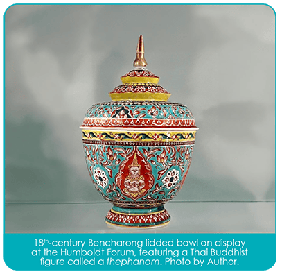 18th century Bencharong lidded bowl on display at the Humboldt Forum, featuring a Thai Buddhist figure called a thephanom.