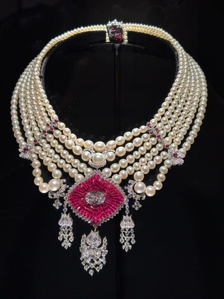 The ‘Cadeau Imperial’ necklace by Van Cleef & Arpels, 2011. Private Collection.