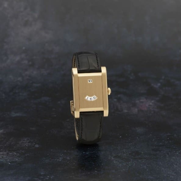 Above: A Cartier Limited Edition 18K rose gold manual wind jump hour wristwatch, ref. 2187. Collection Prive Cartier Paris 2006 (no. 61/100 pieces produced). Sold at Christies London in June 2022 for £62,000.