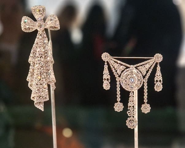 Lace ribbon brooch and stomacher