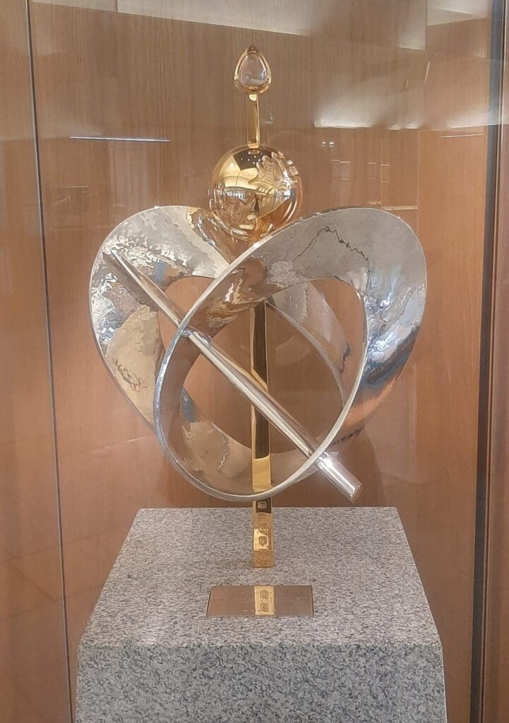 The Honours Regalia sculpture by Graham Stewart.