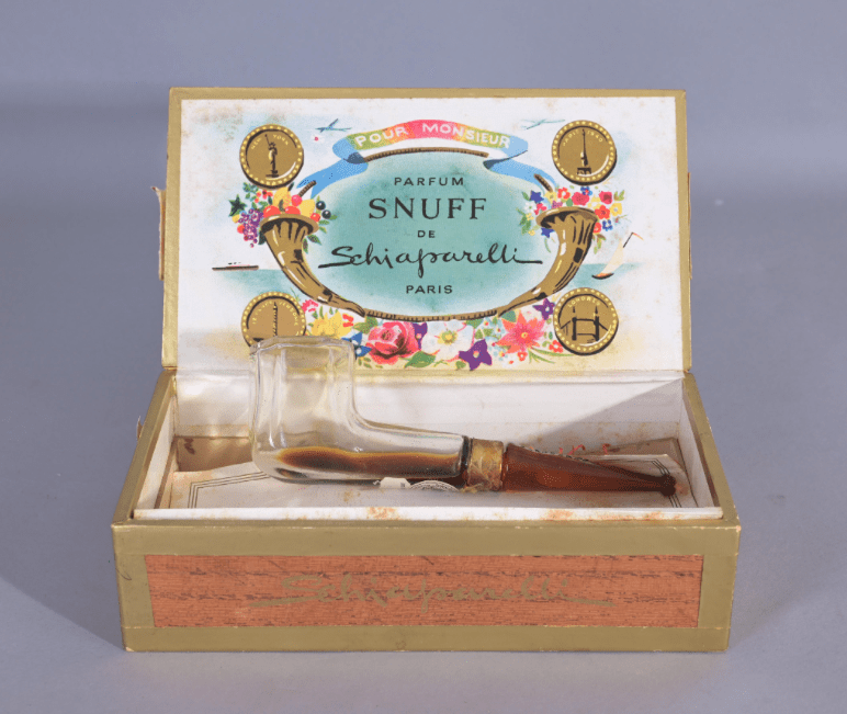 A ‘Snuff de Schiaparelli’ pipe bottle and box sold Helmuth Stone auctioneers, Florida, USA for $1,300 in November 2023.