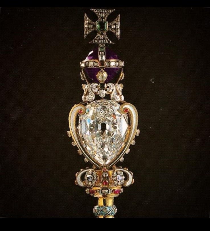 The Sovereign's sceptre with cross featuring the Cullinan I diamond